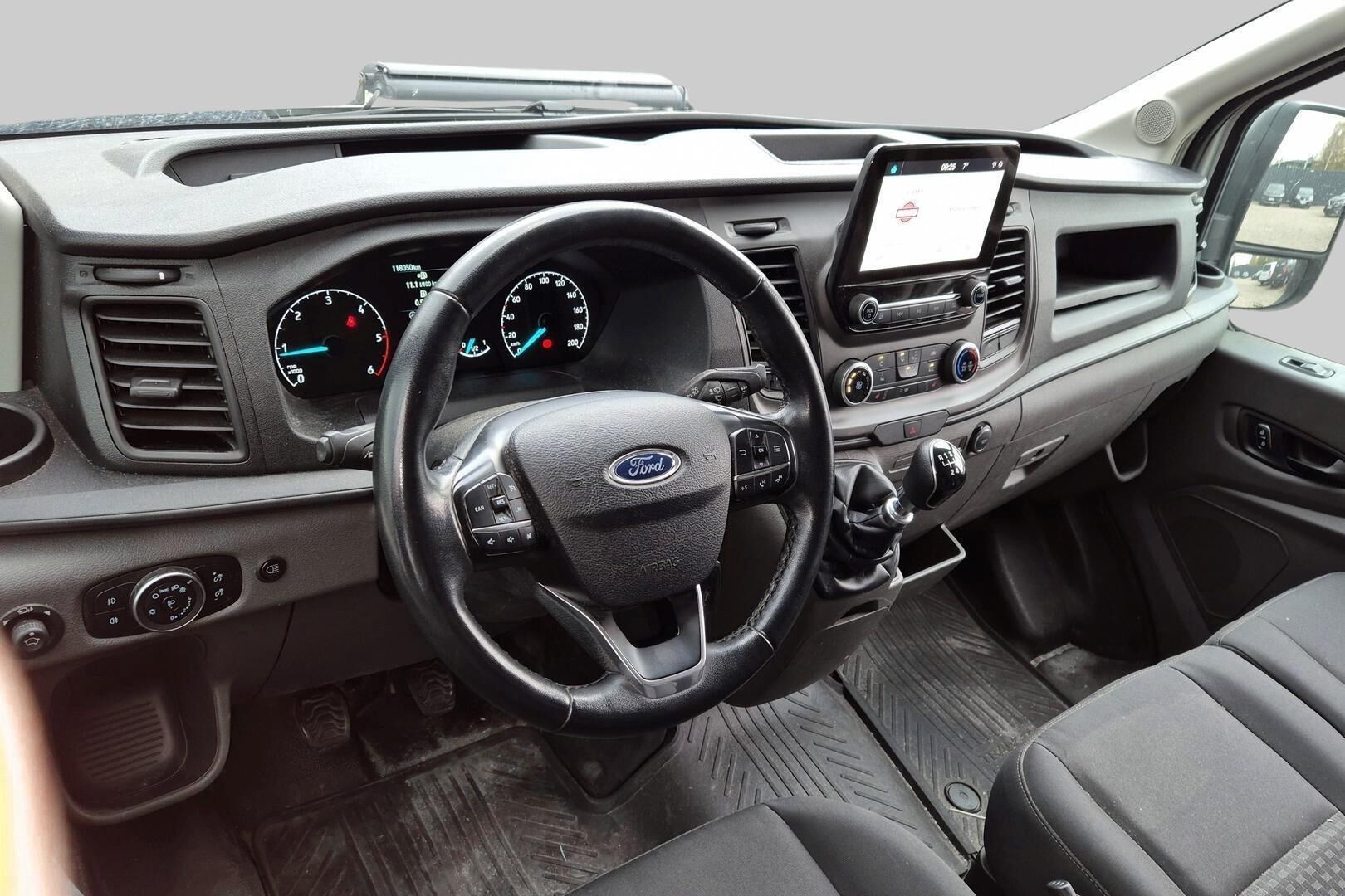 Ford Transit iso kuva 1