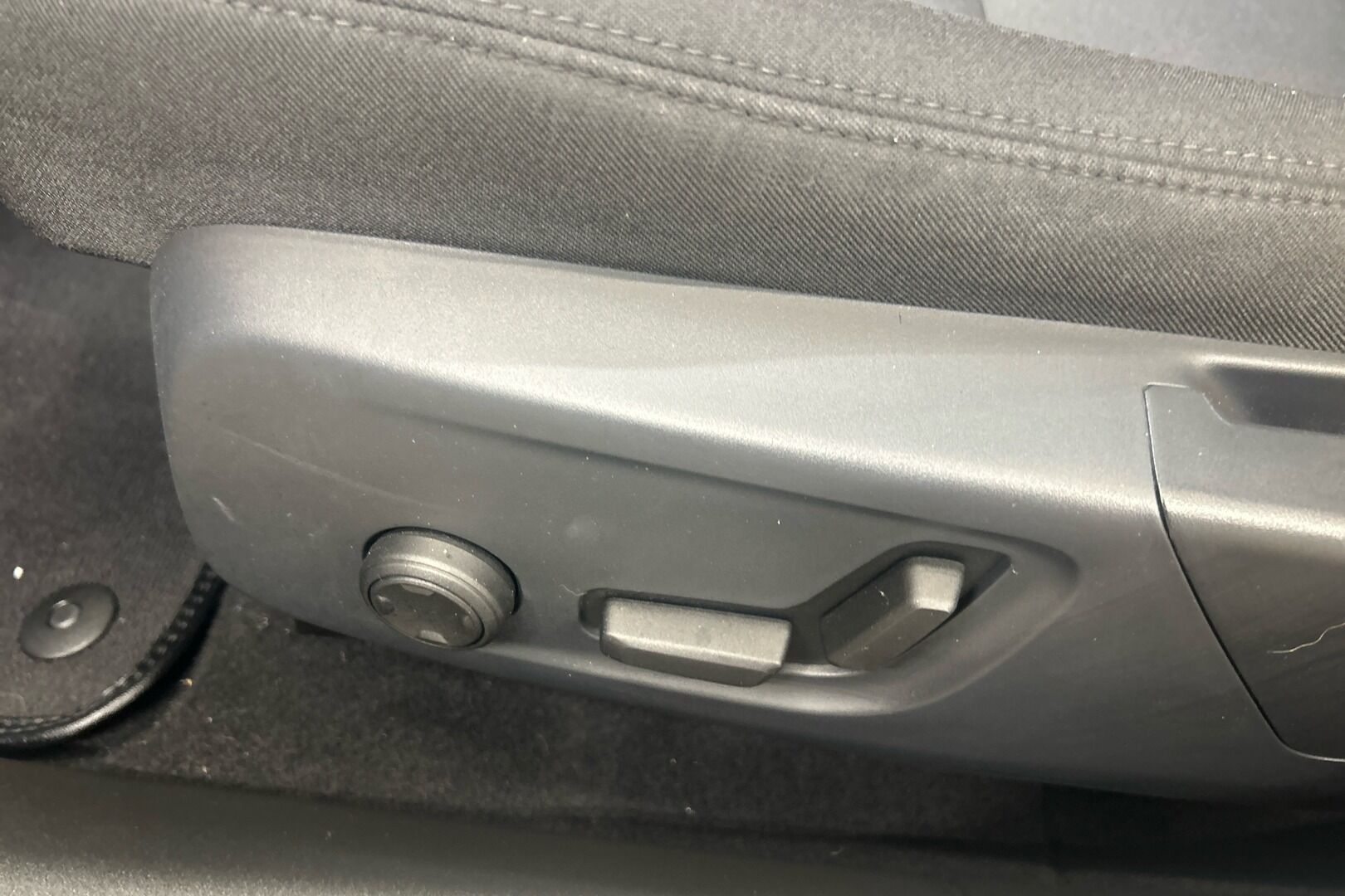 Polestar 2 iso kuva 9