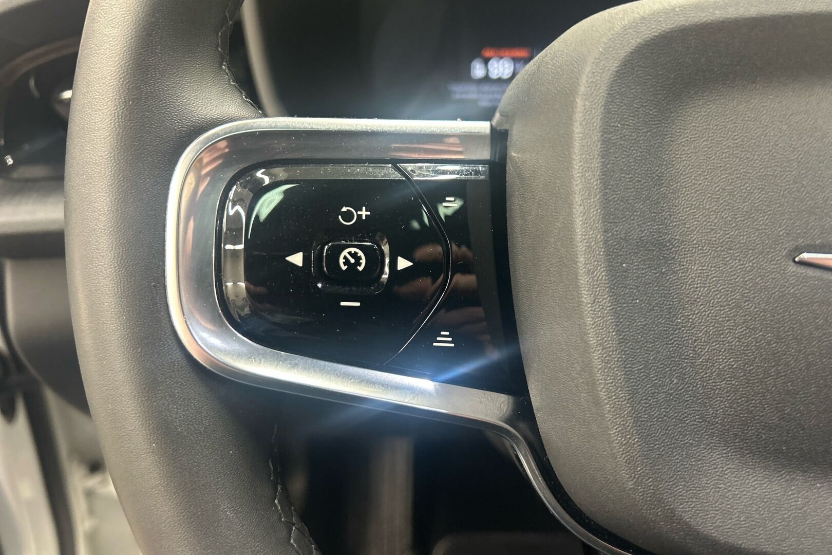 Polestar 2 iso kuva 11