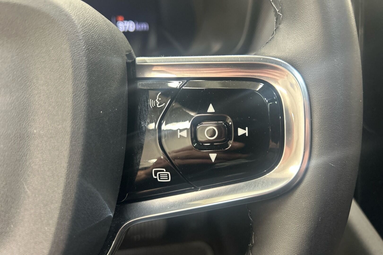 Polestar 2 iso kuva 12