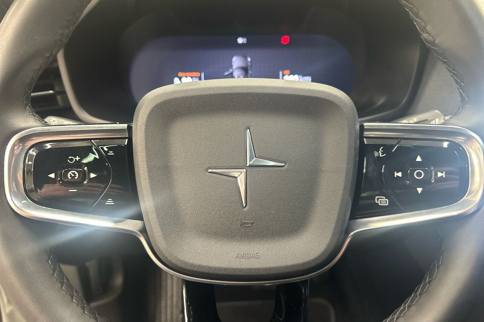 Polestar 2 iso kuva 14
