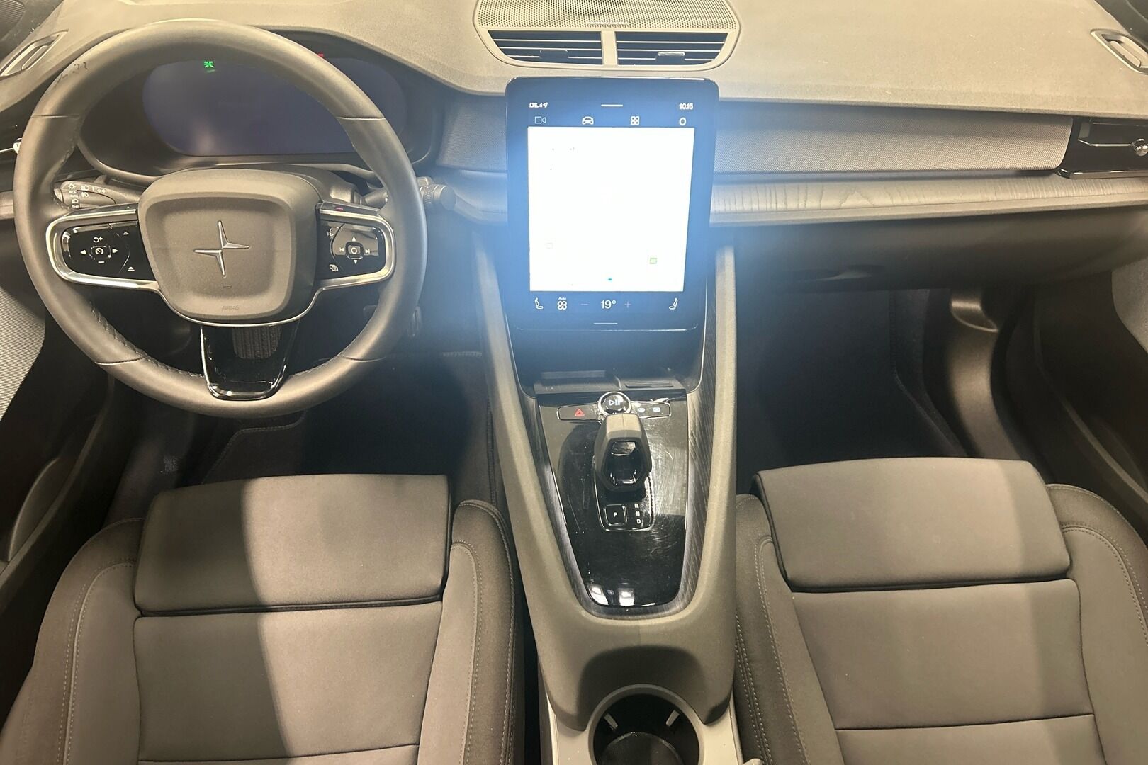 Polestar 2 iso kuva 5