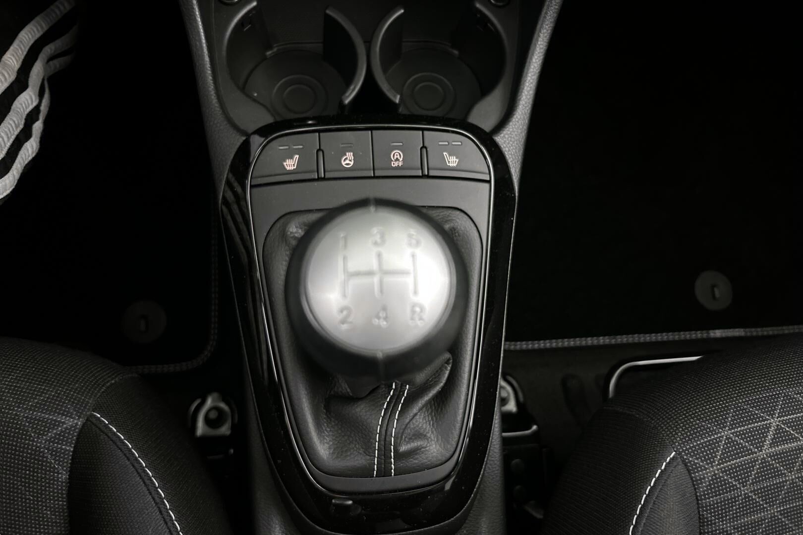 Kia Picanto iso kuva 18