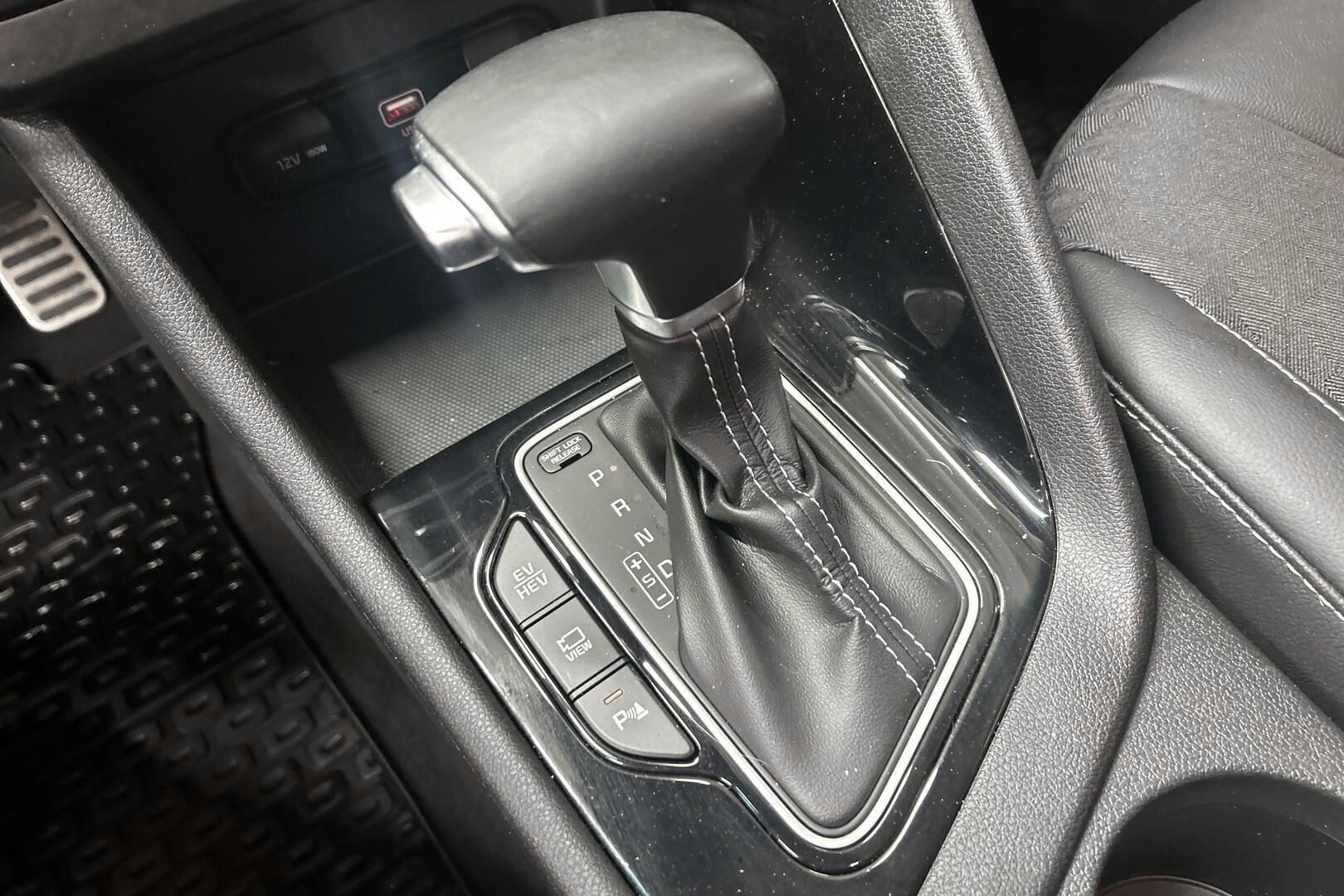 Kia Niro plug-in iso kuva 24