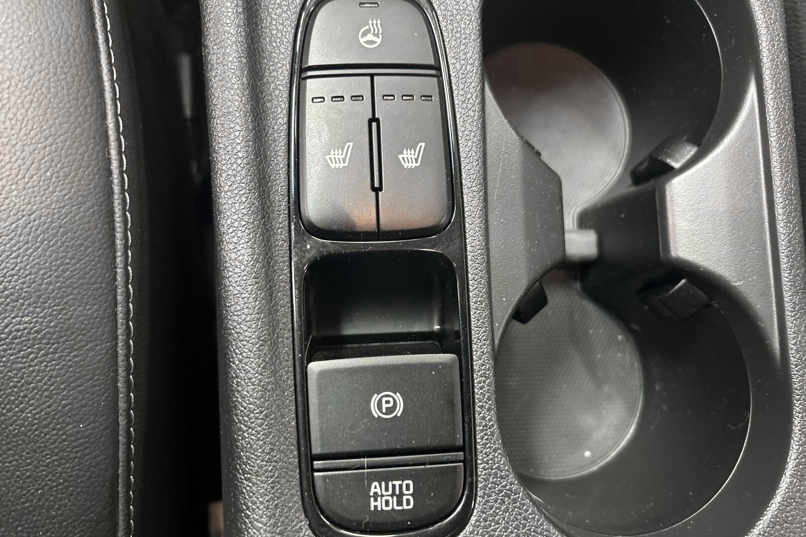 Kia Niro plug-in iso kuva 25