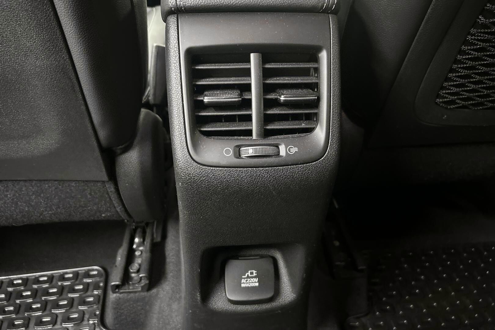 Kia Niro plug-in iso kuva 26