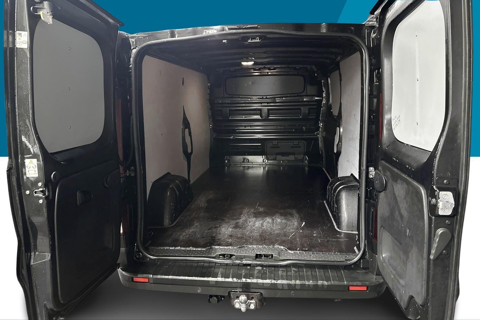 Nissan NV300 iso kuva 10