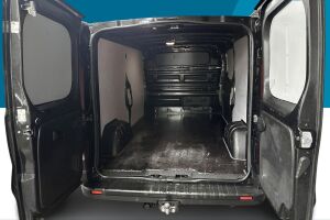 Nissan NV300 esikatselu 11