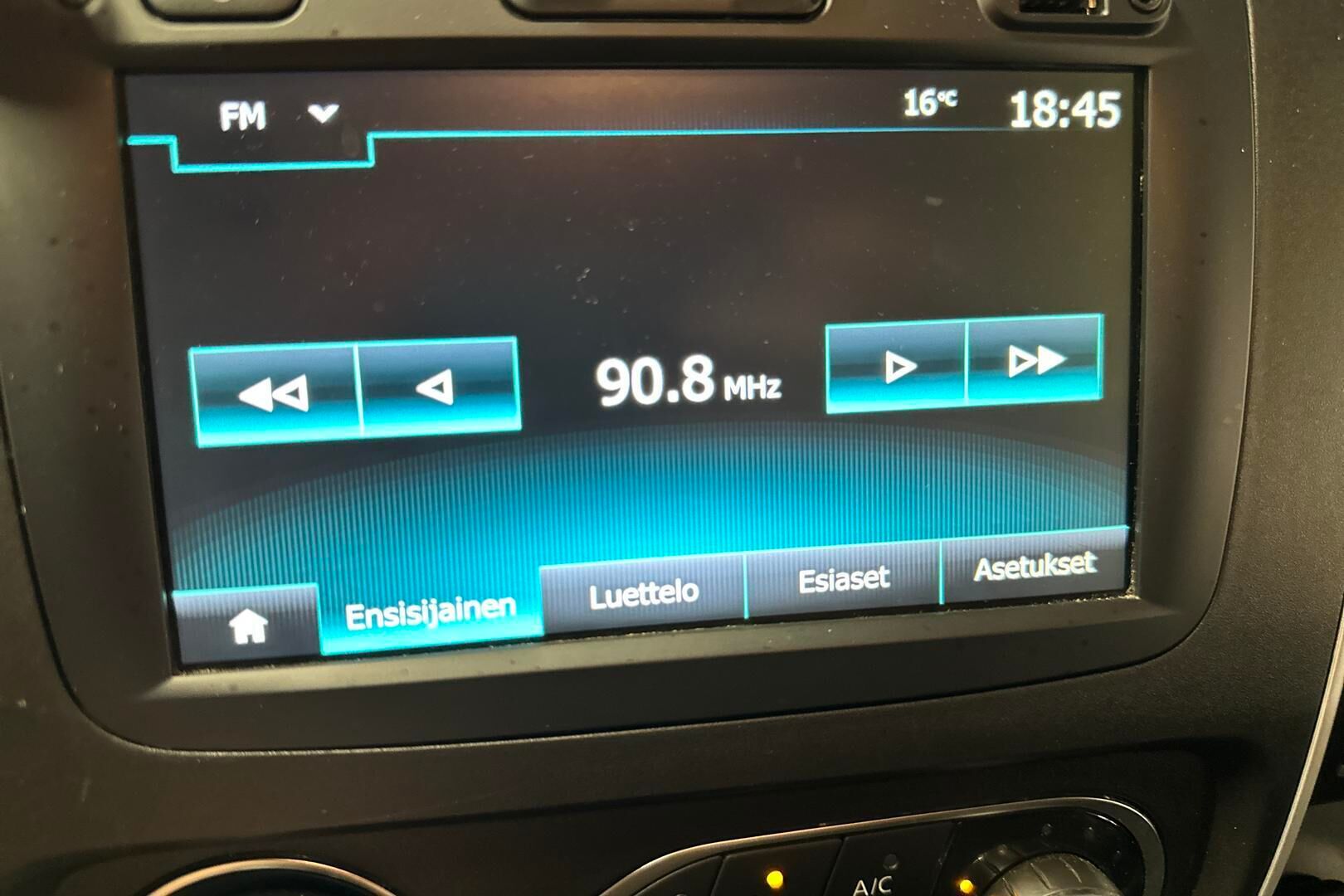 Nissan NV300 iso kuva 15