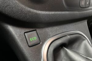 Nissan NV300 esikatselu 18