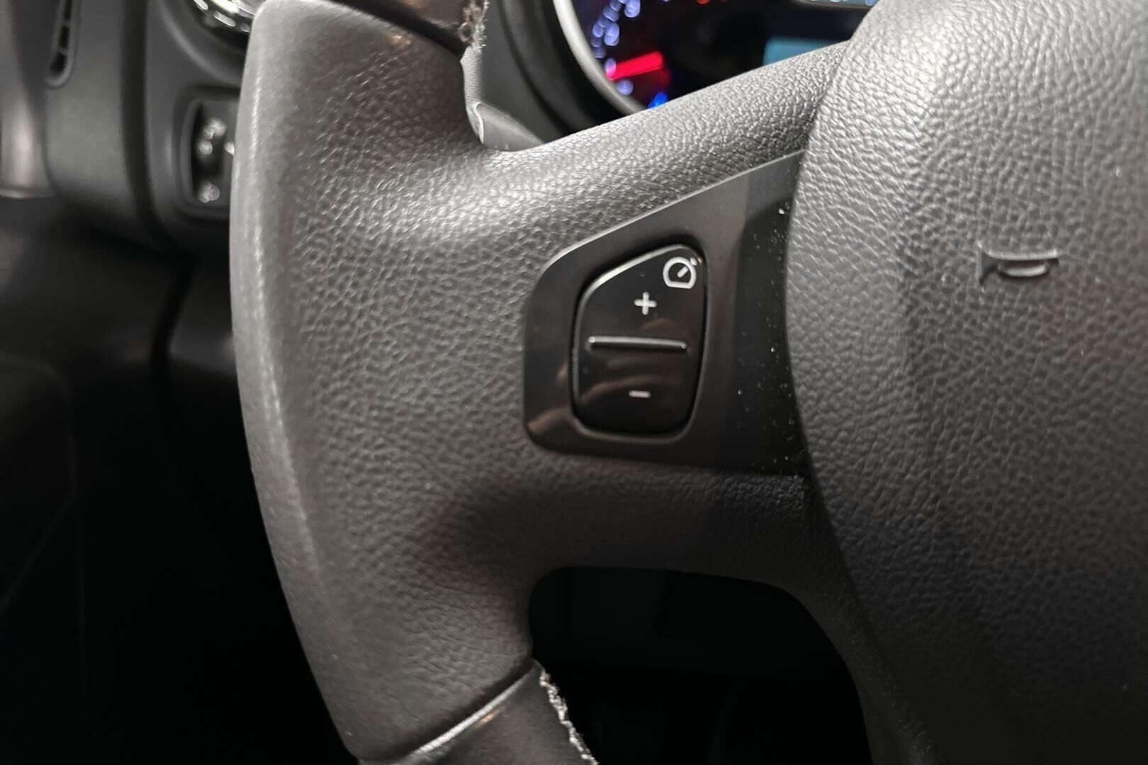 Nissan NV300 iso kuva 20