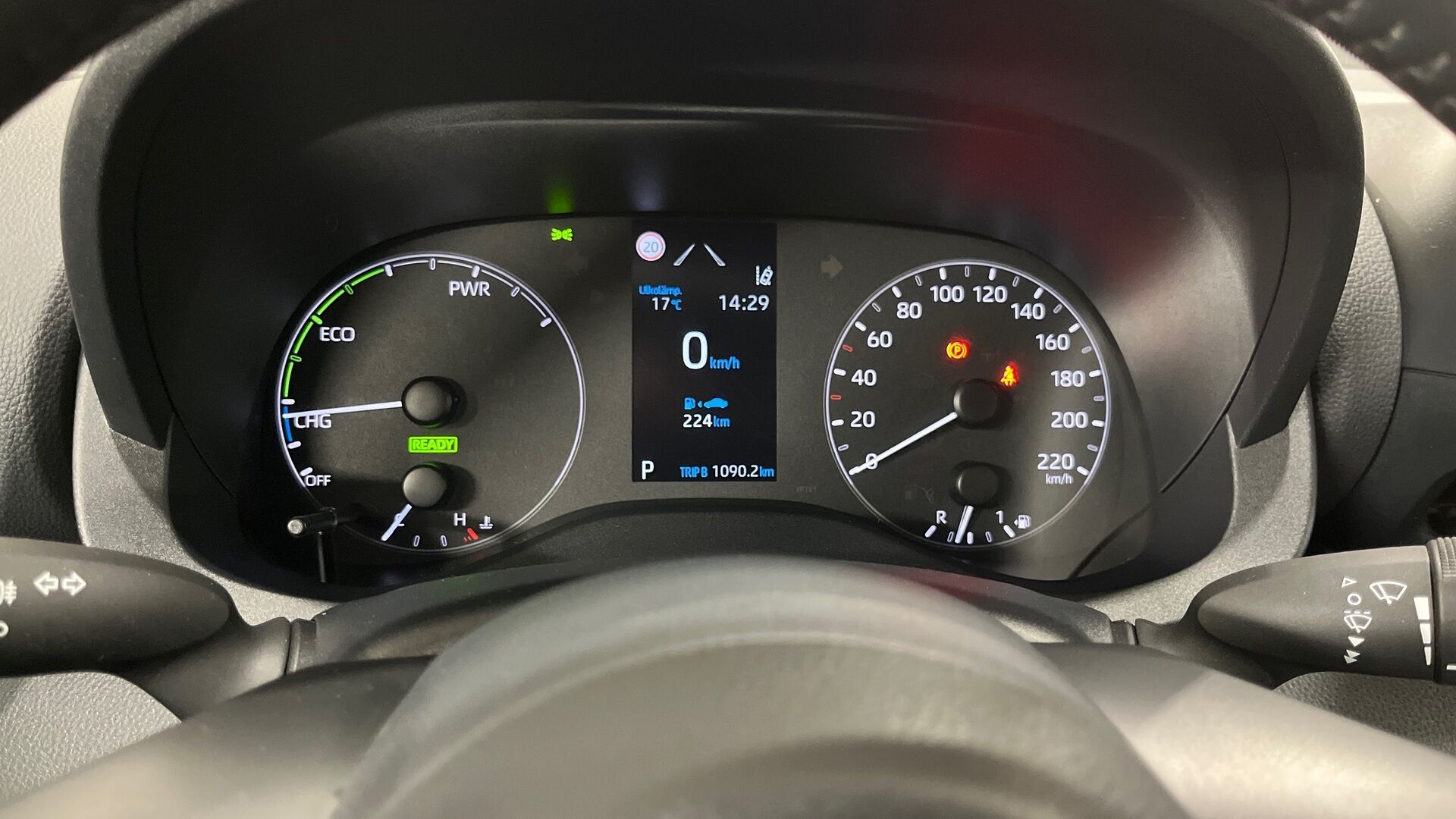 Toyota Yaris iso kuva 8