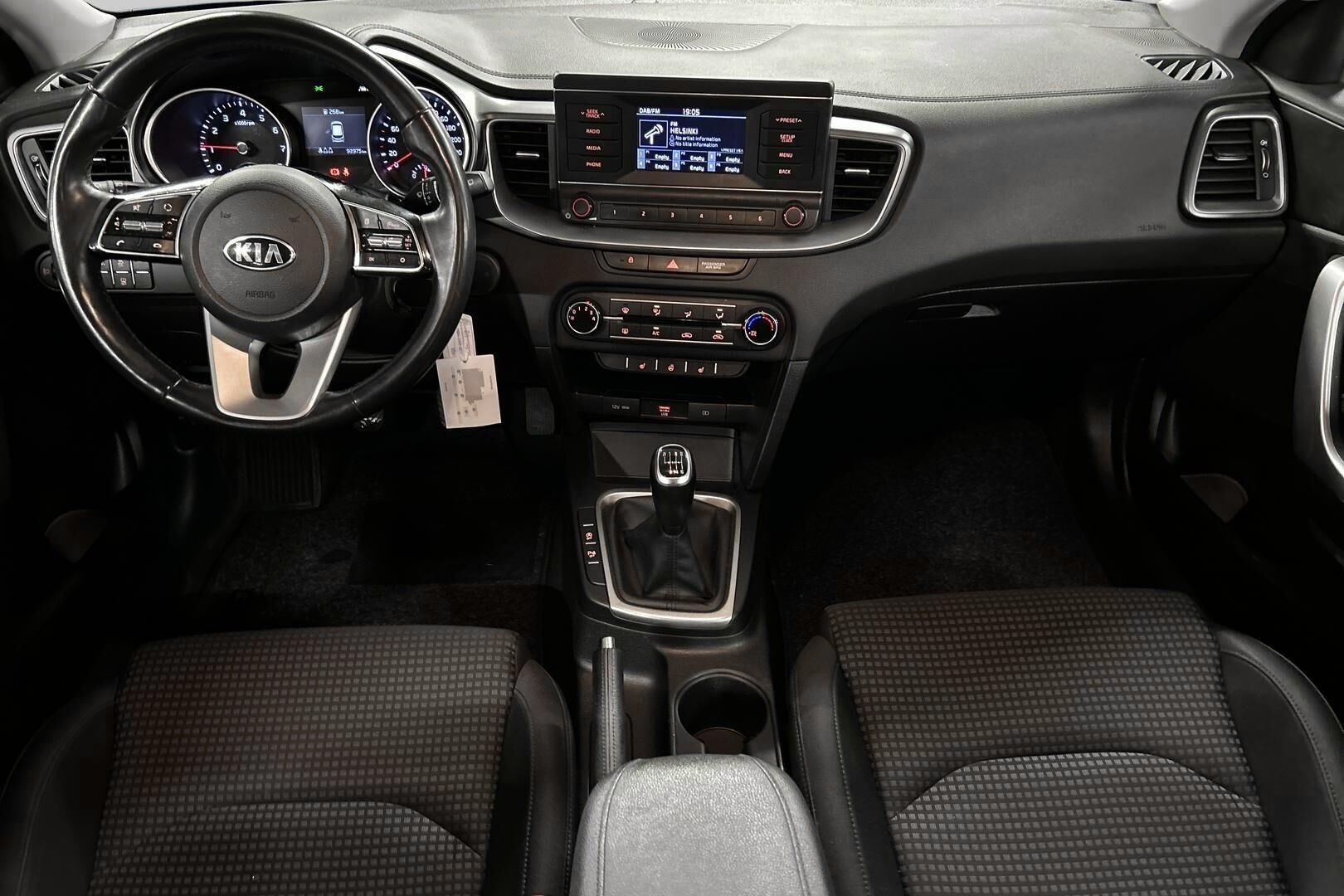 Kia Ceed iso kuva 11