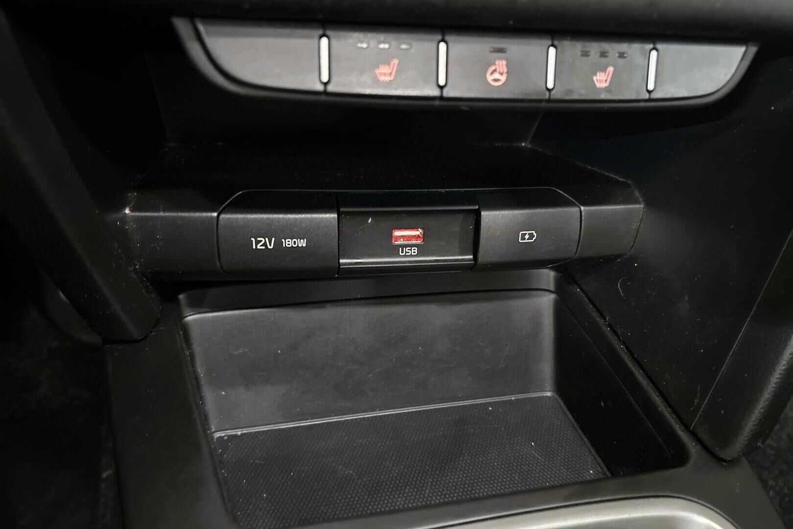 Kia Ceed iso kuva 19