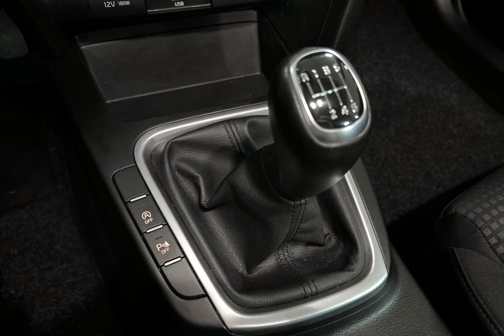 Kia Ceed iso kuva 20