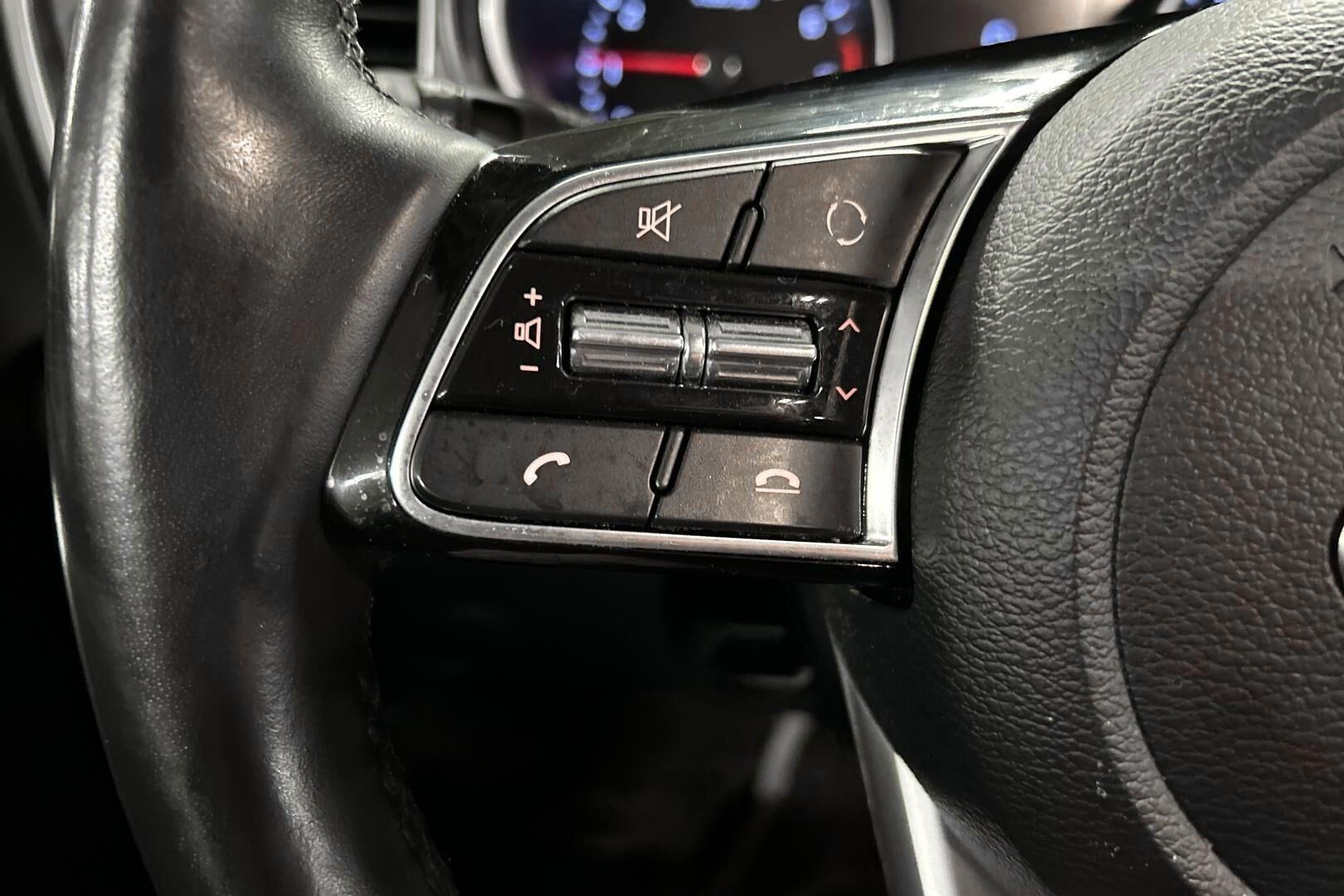 Kia Ceed iso kuva 22
