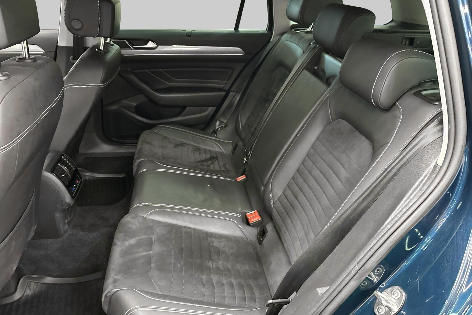 Volkswagen Passat iso kuva 10