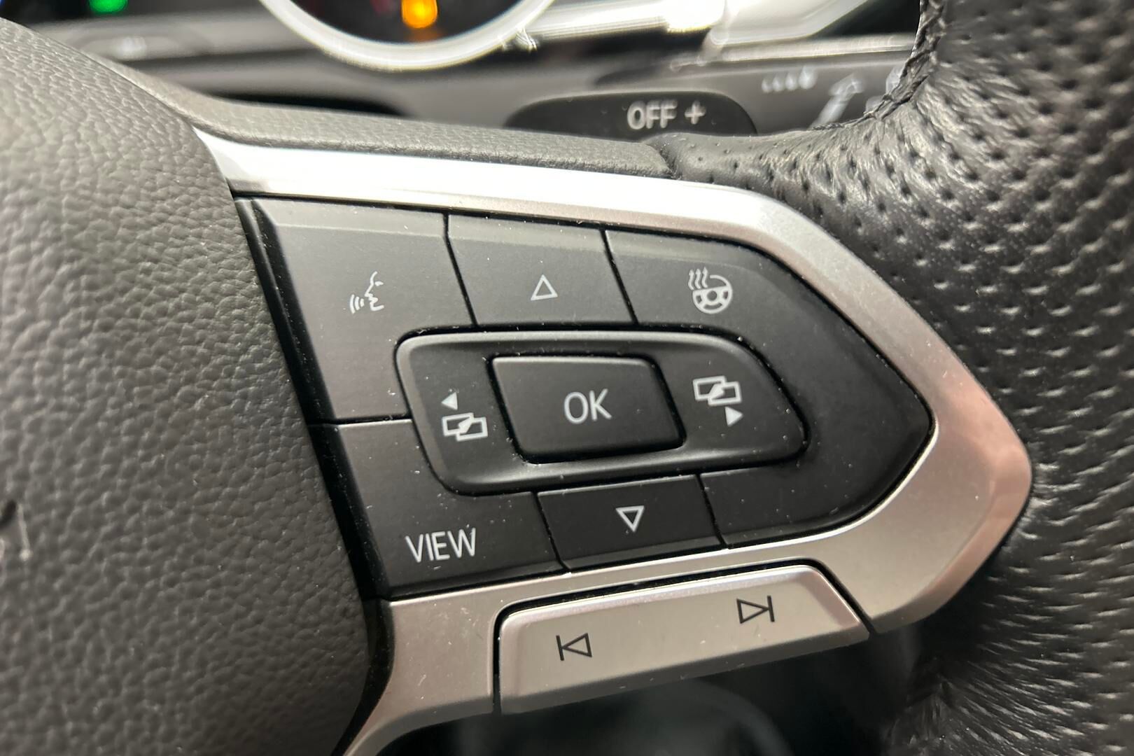 Volkswagen Passat iso kuva 18