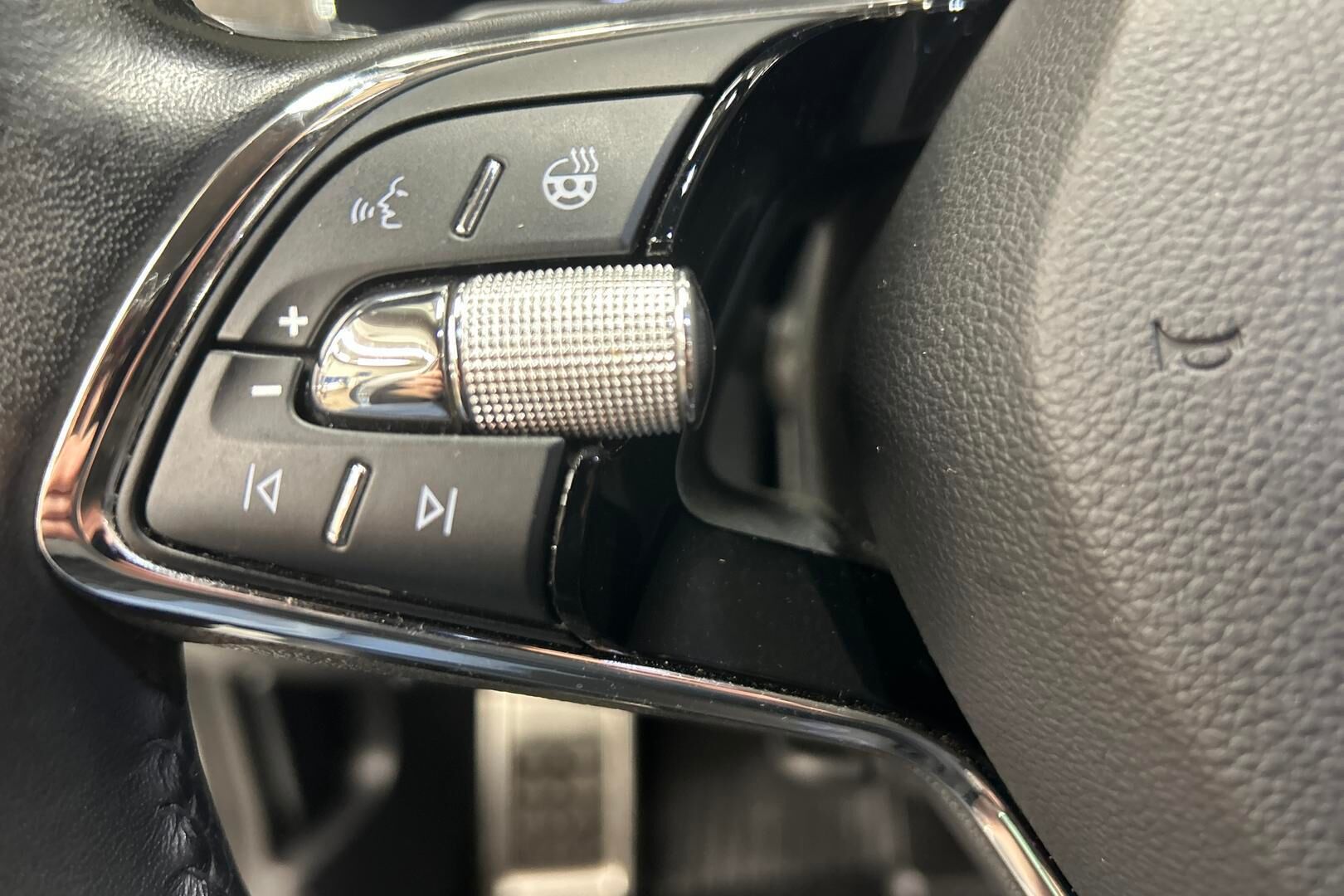 Skoda Octavia iso kuva 16