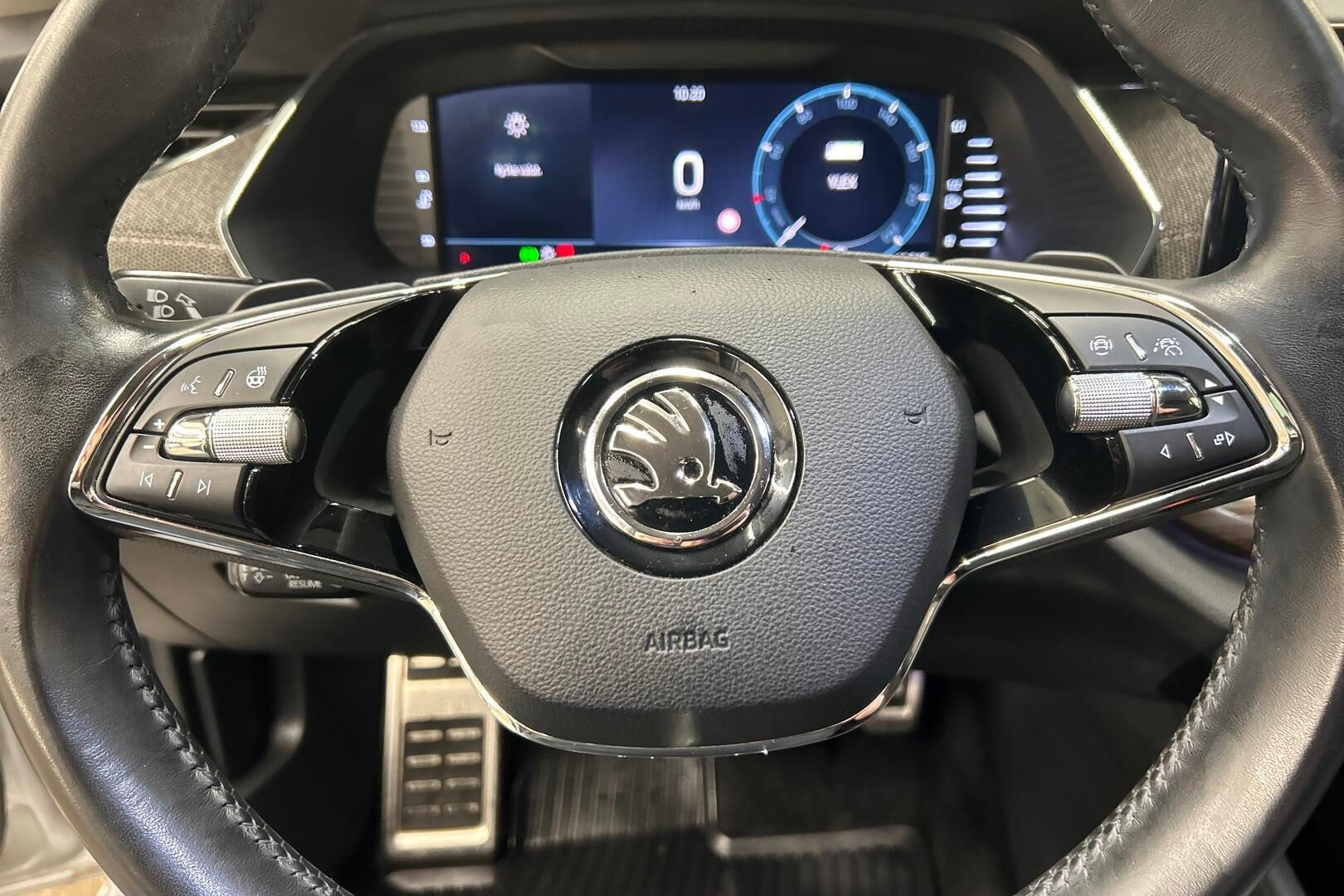 Skoda Octavia iso kuva 19