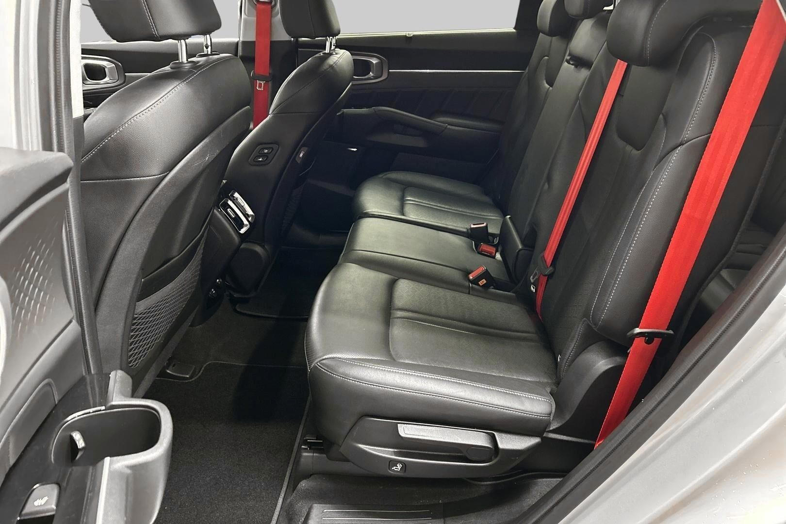 Kia Sorento iso kuva 10