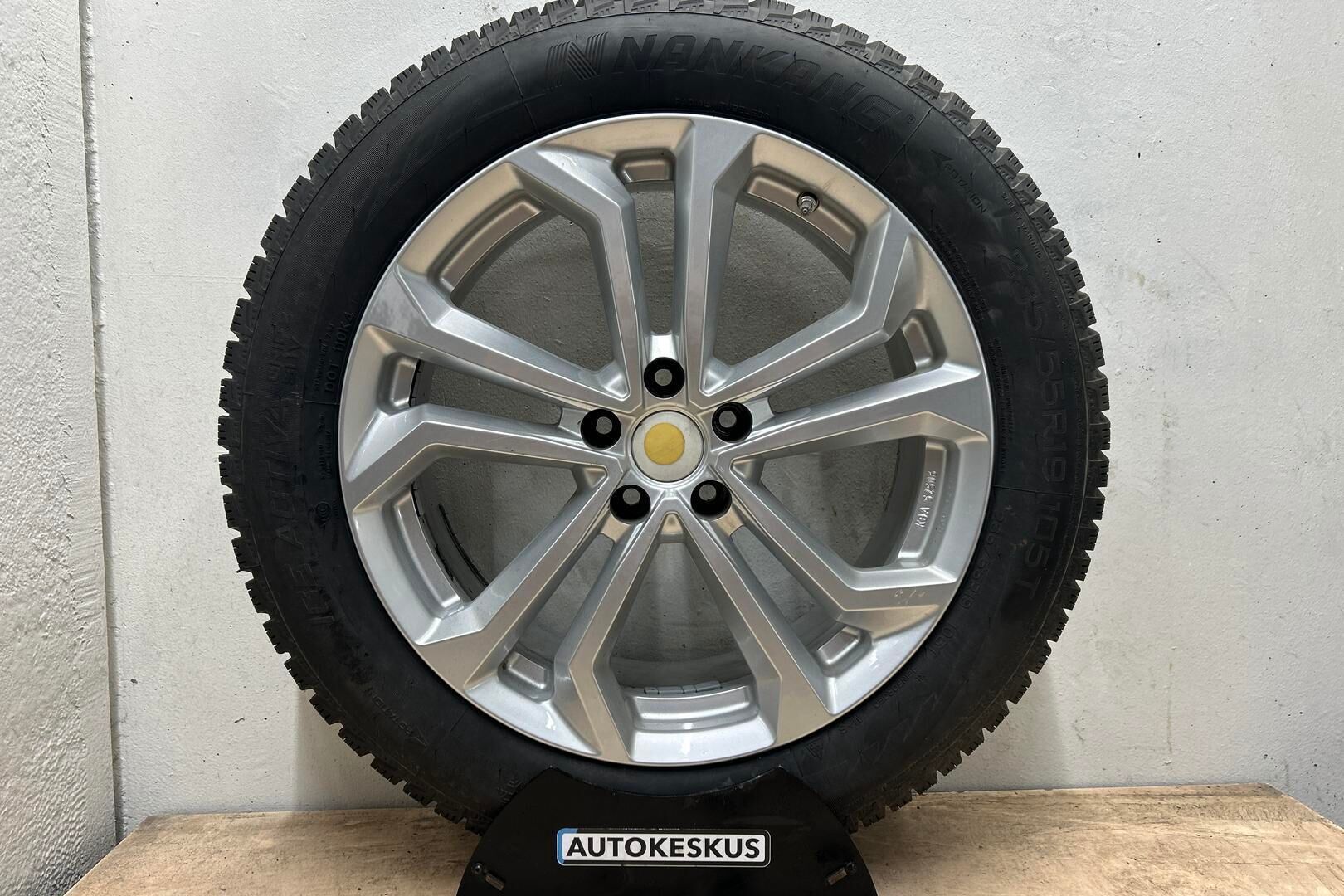 Kia Sorento iso kuva 13