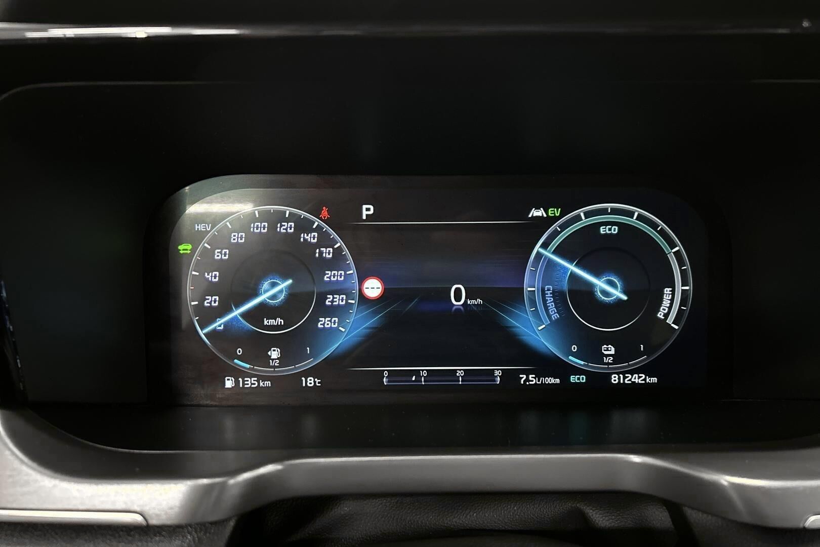 Kia Sorento iso kuva 14
