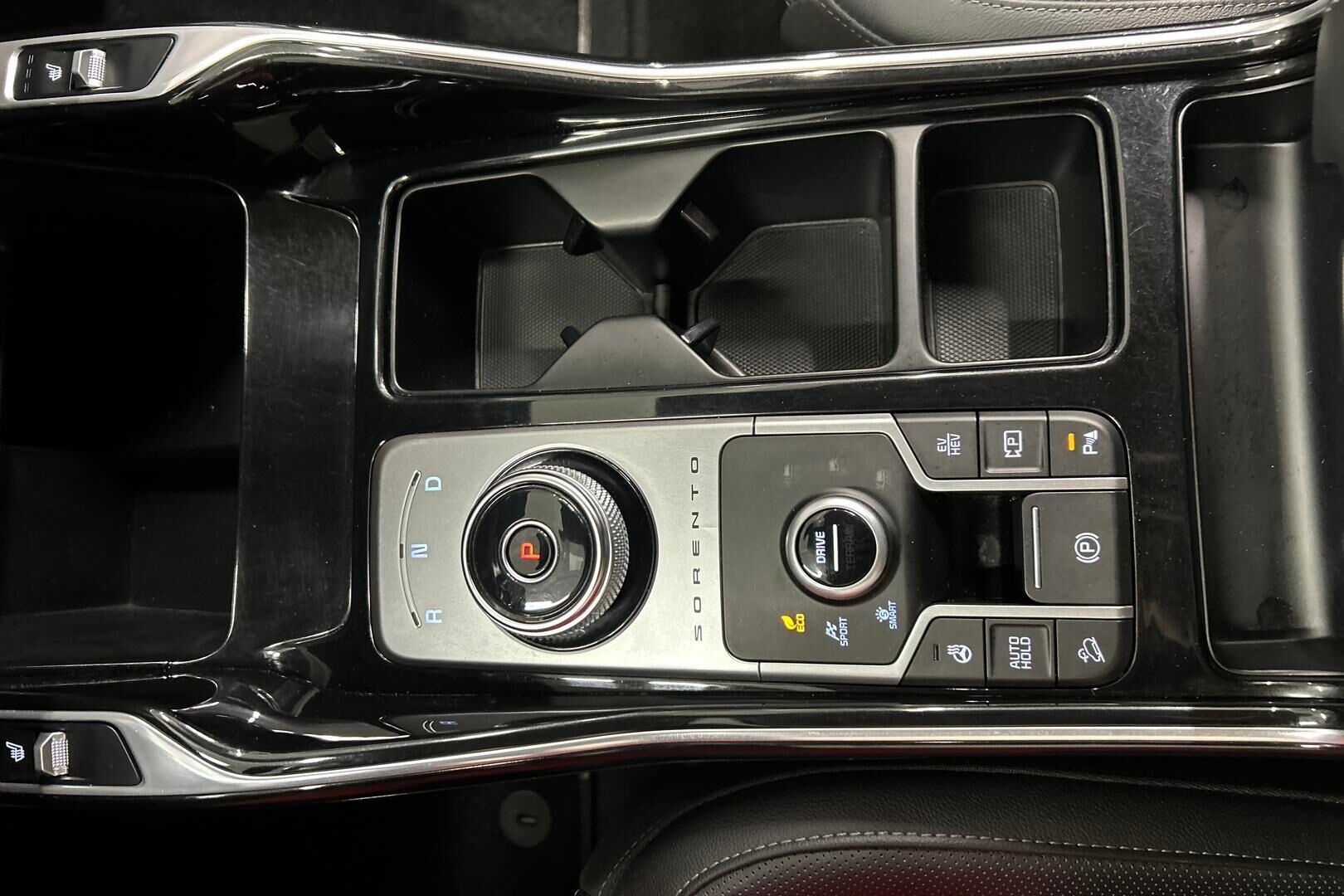 Kia Sorento iso kuva 17