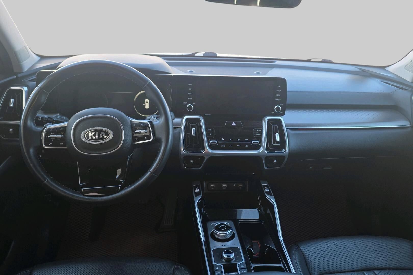 Kia Sorento iso kuva 2