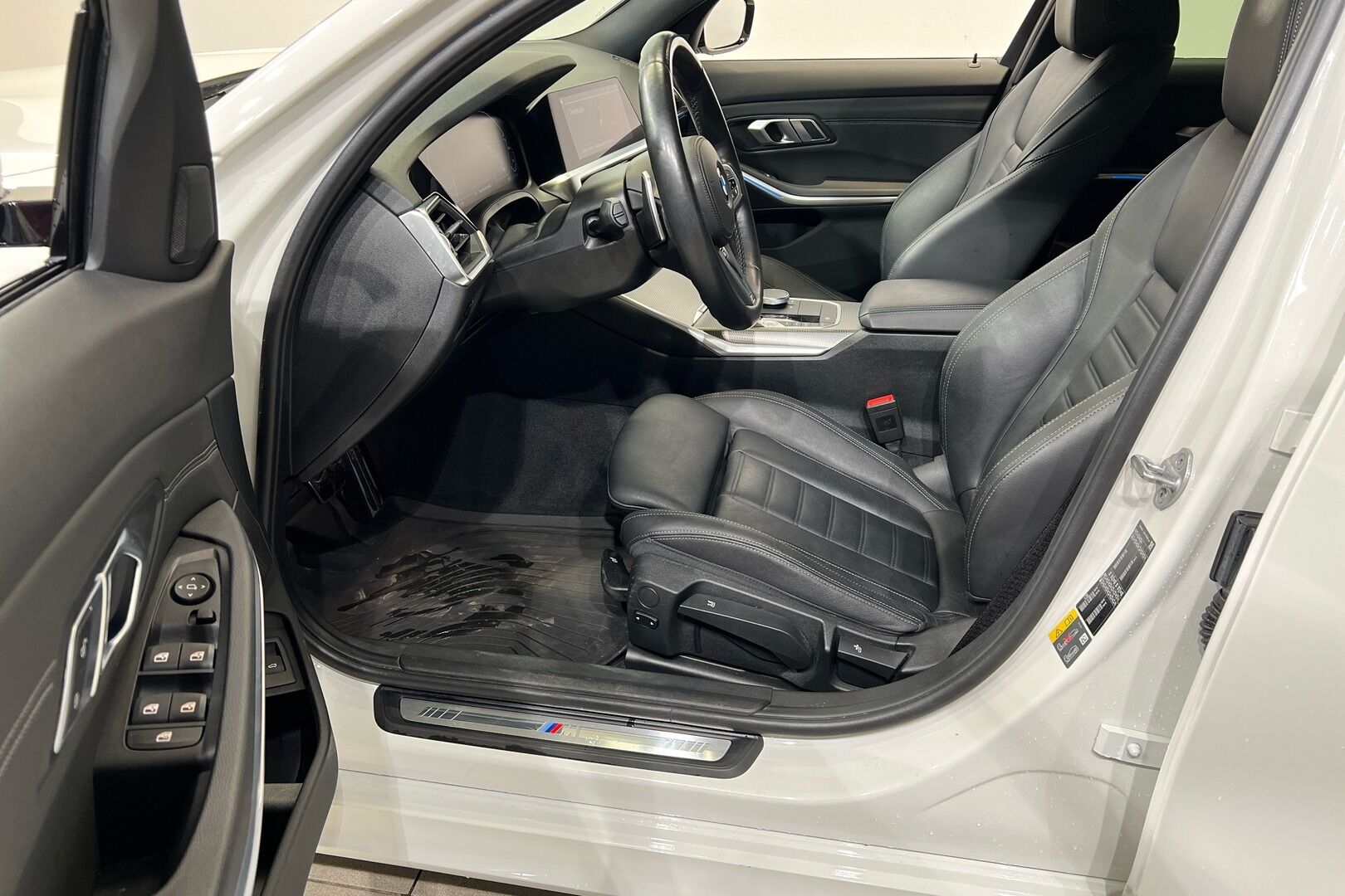BMW 3-sarja iso kuva 9