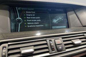 BMW 5-SARJA esikatselu 17