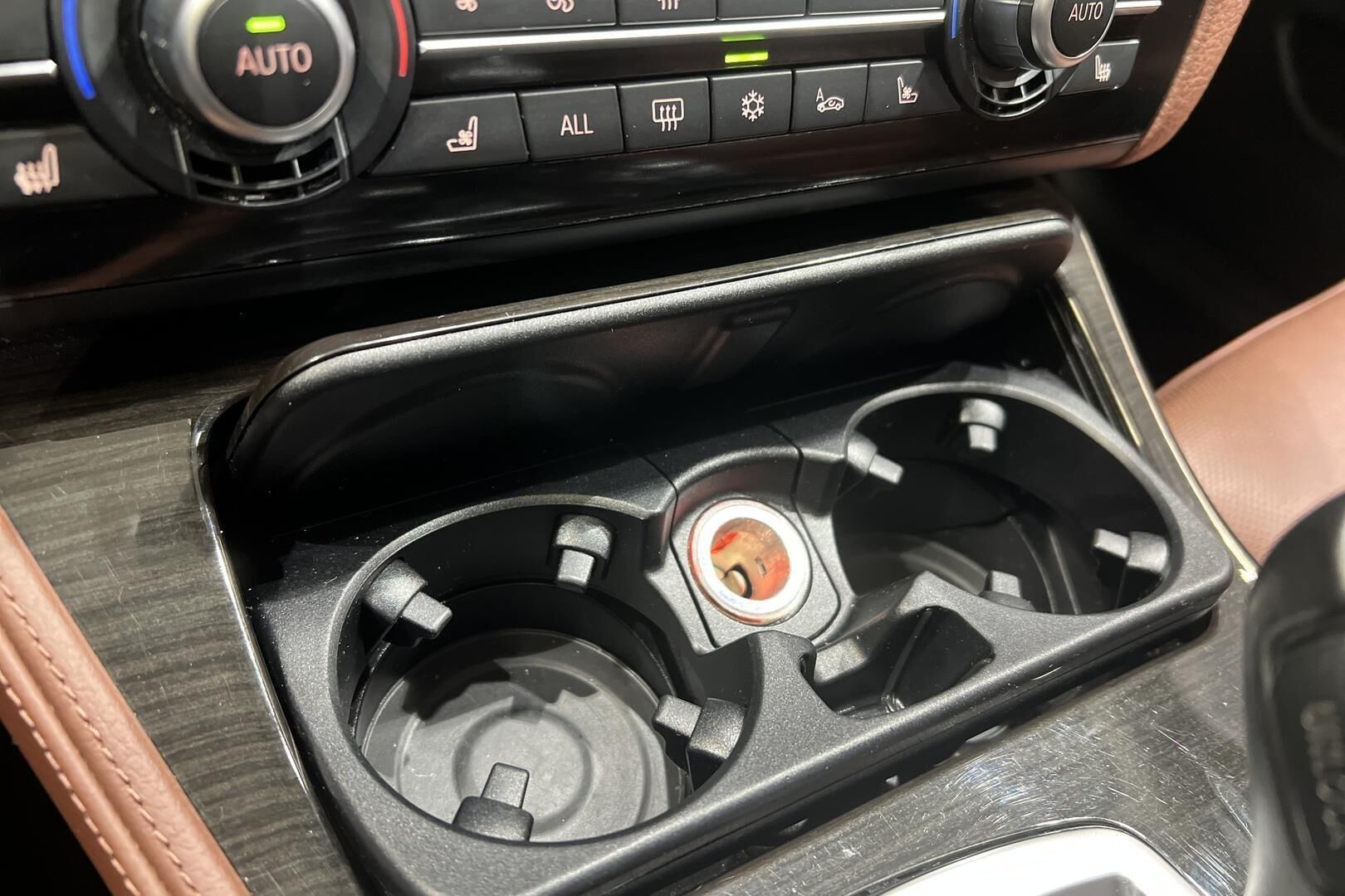 BMW 5-SARJA iso kuva 18