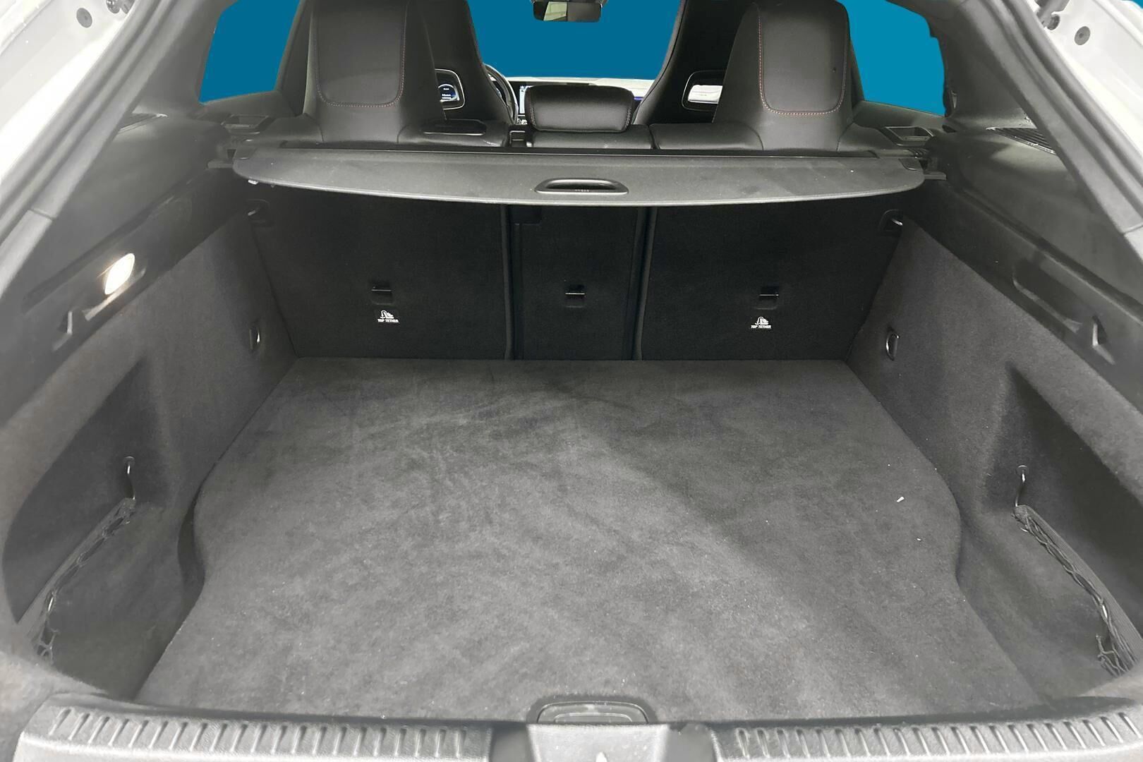 Mercedes-Benz CLA iso kuva 9