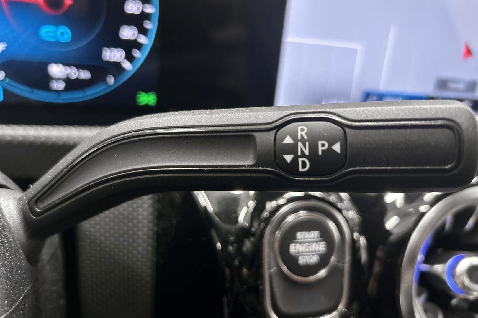 Mercedes-Benz CLA iso kuva 18