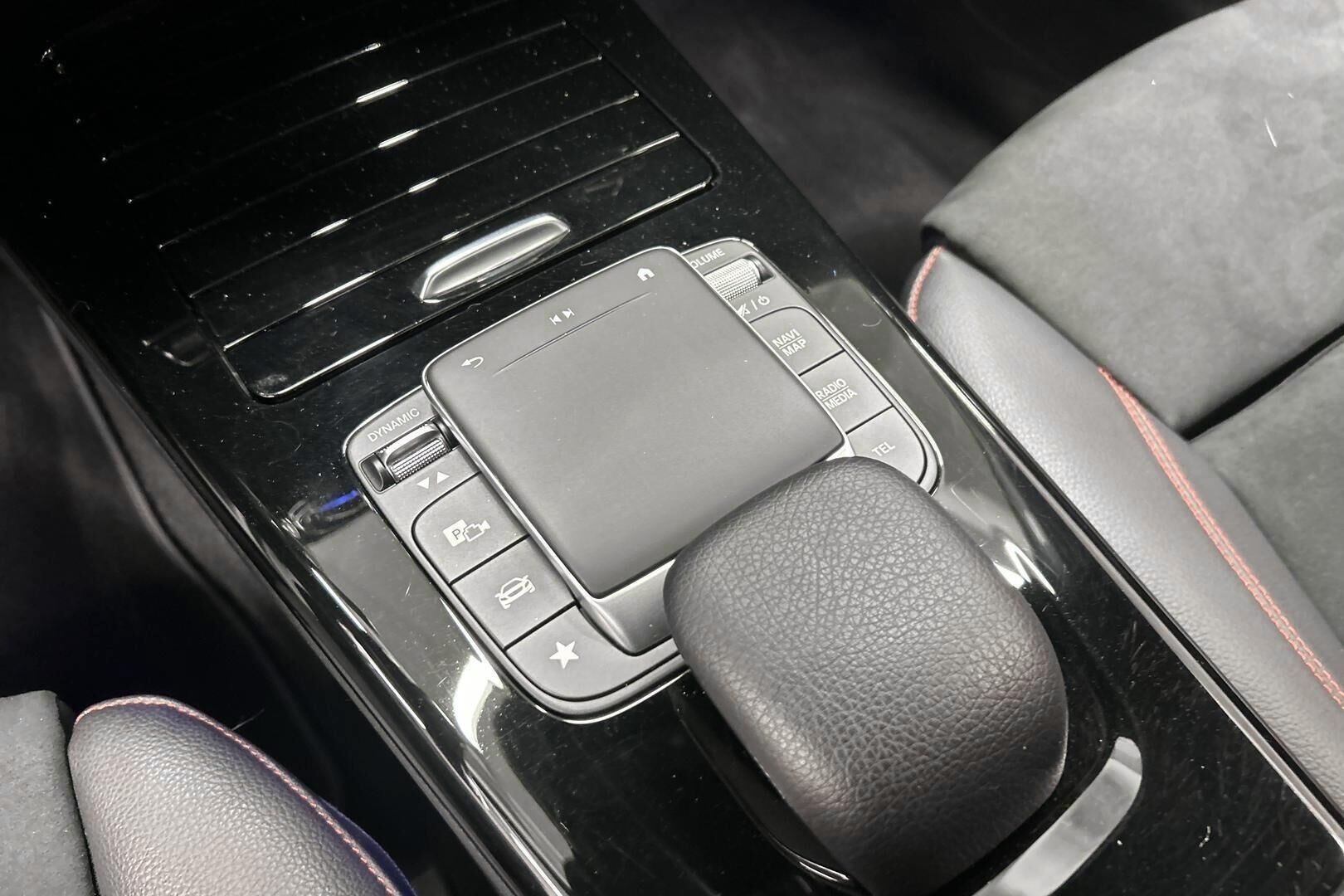 Mercedes-Benz CLA iso kuva 19