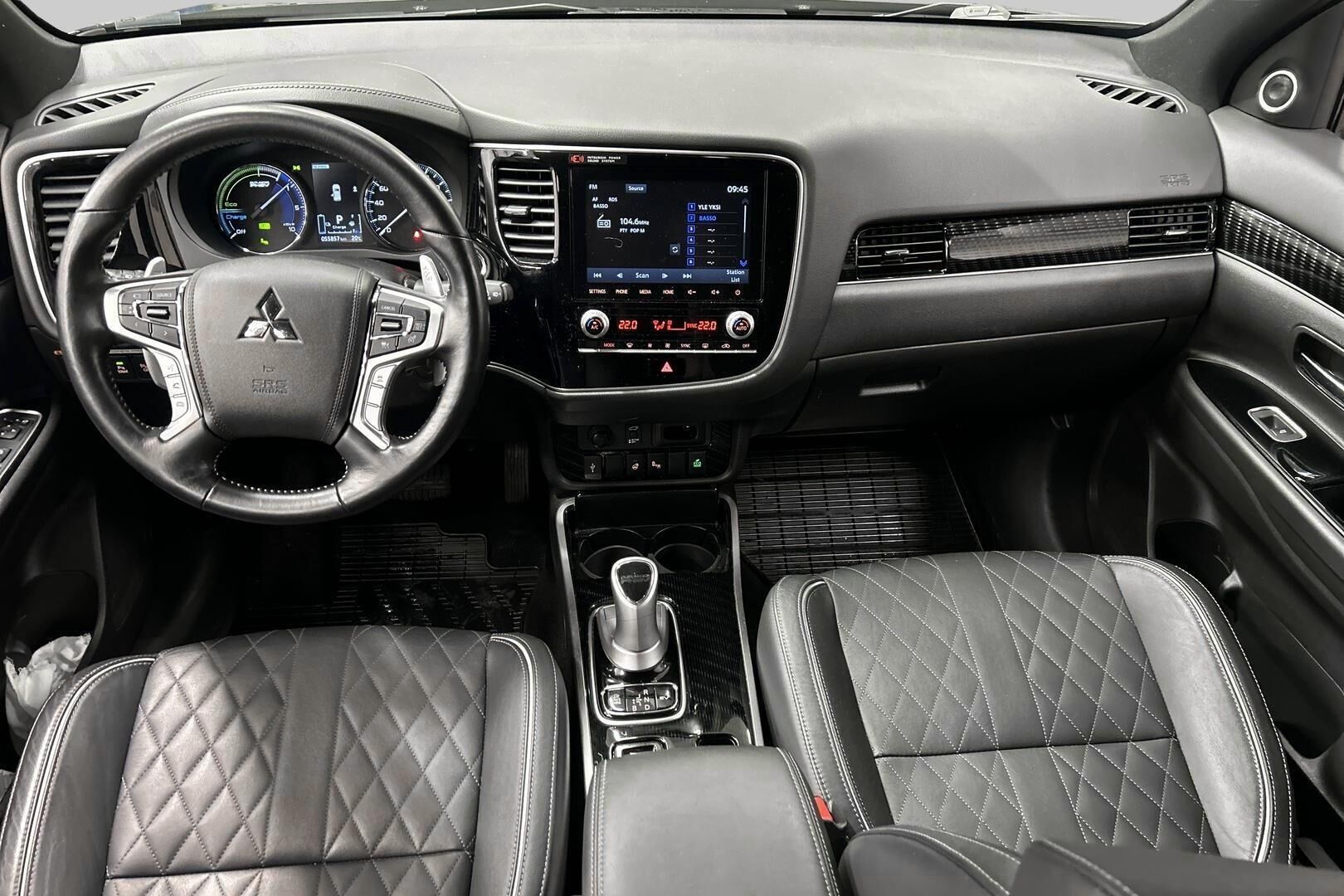 Mitsubishi Outlander PHEV iso kuva 11