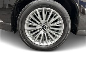 Mitsubishi Outlander PHEV esikatselu 13