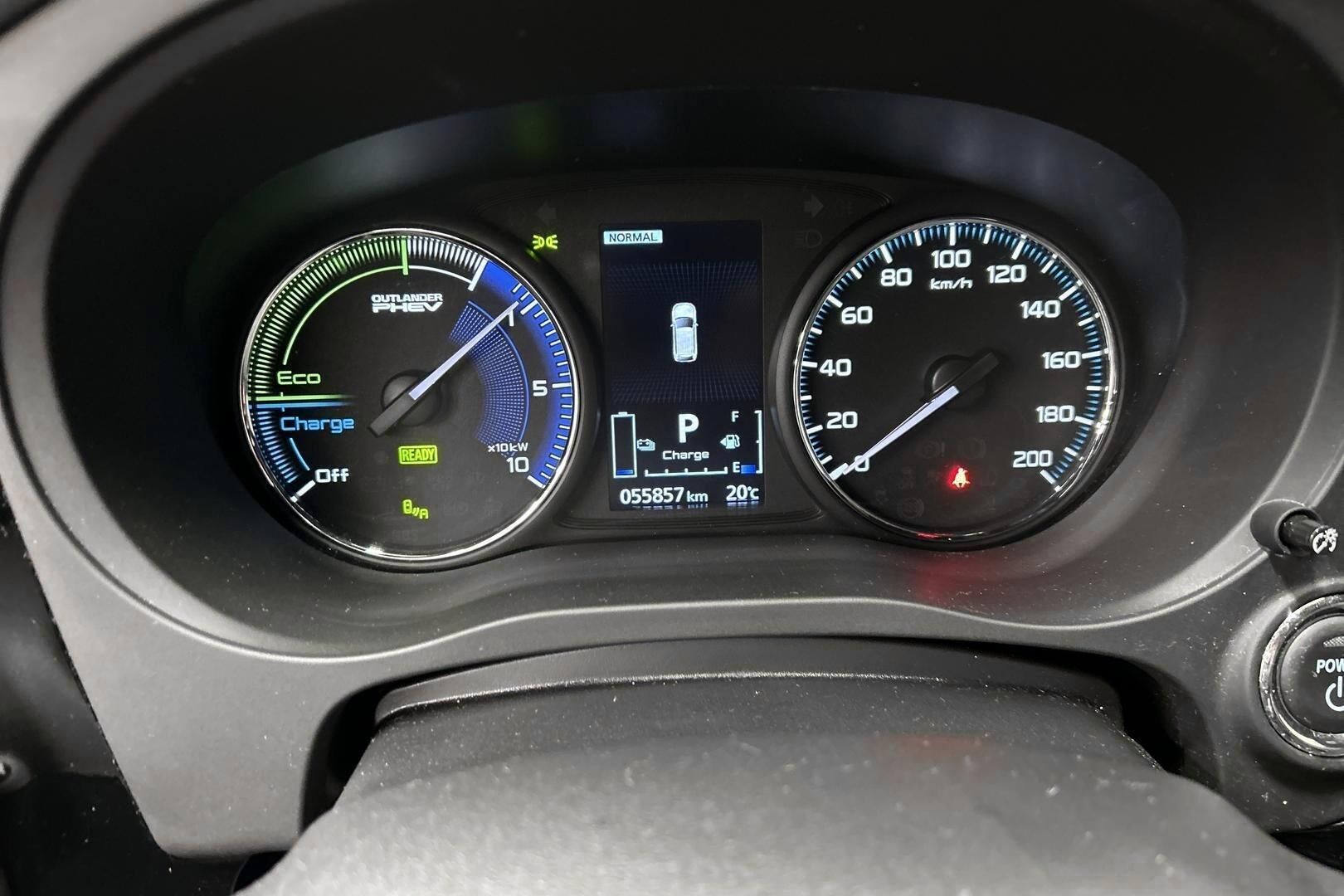 Mitsubishi Outlander PHEV iso kuva 14
