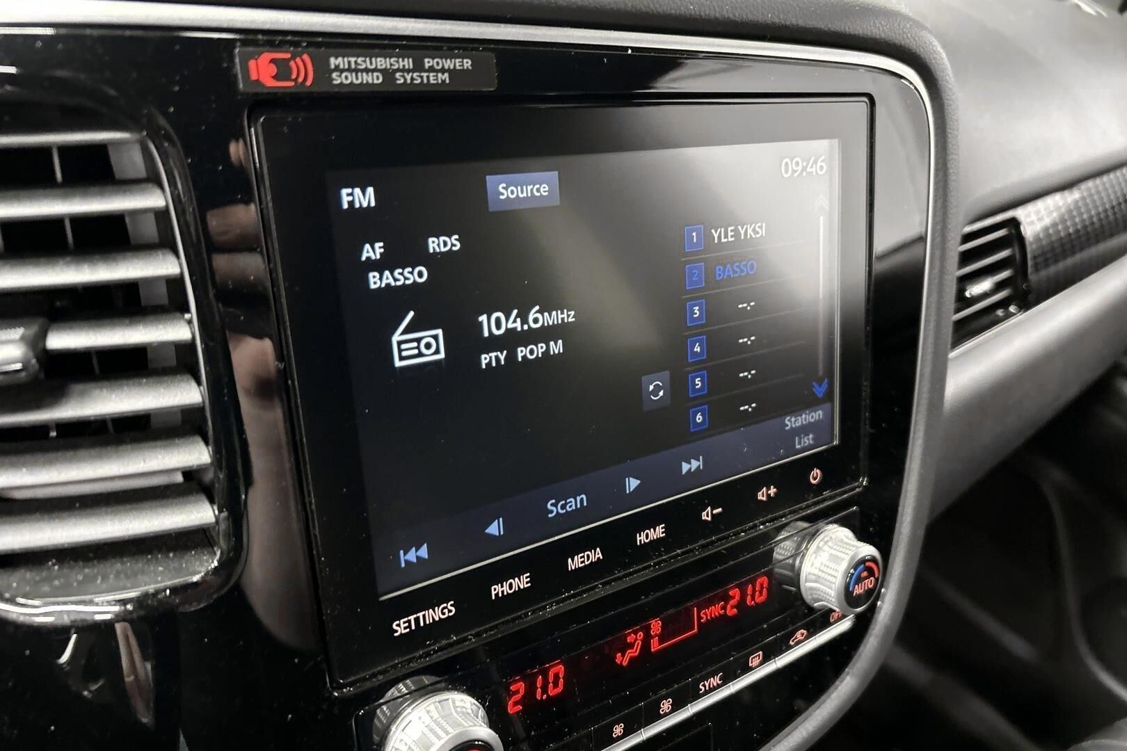 Mitsubishi Outlander PHEV iso kuva 15