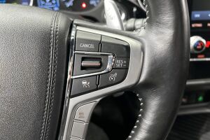Mitsubishi Outlander PHEV esikatselu 17