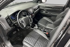 Mitsubishi Outlander PHEV esikatselu 9