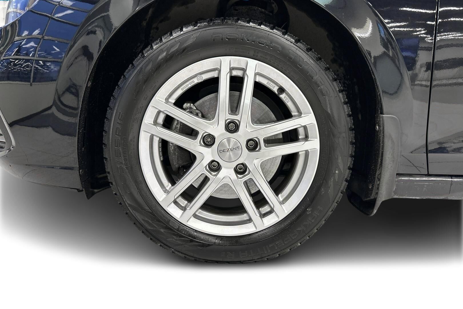 Volkswagen Golf iso kuva 12