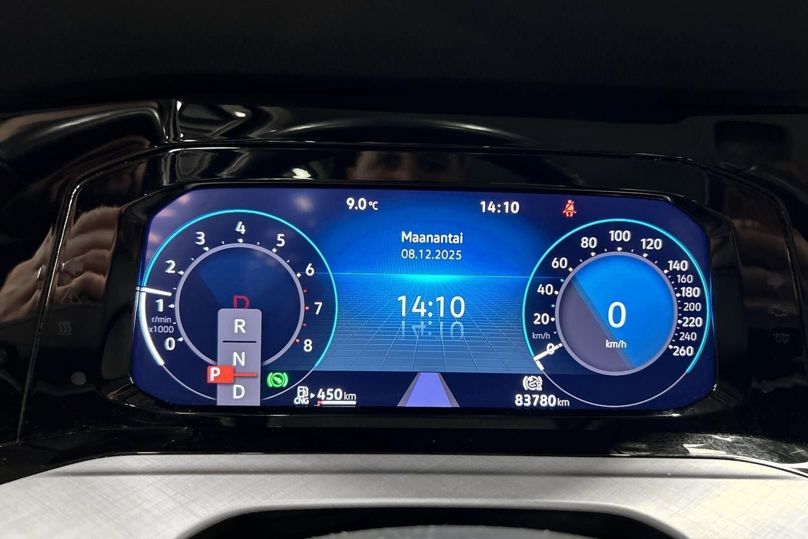 Volkswagen Golf iso kuva 15