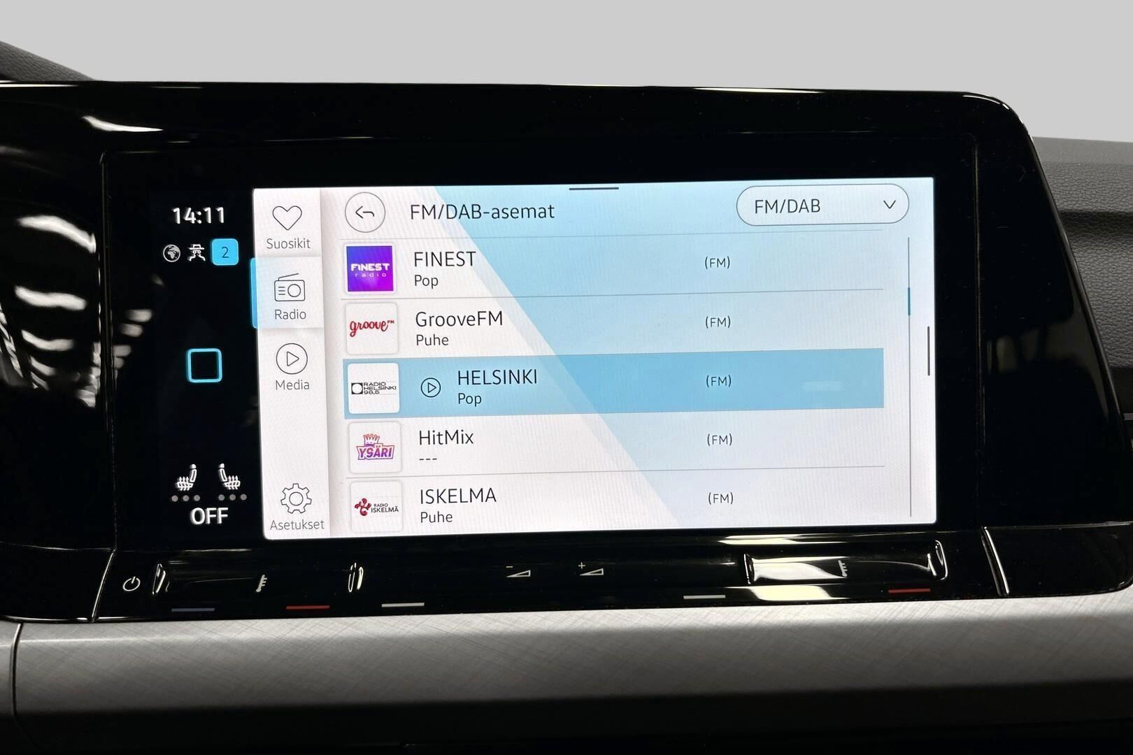 Volkswagen Golf iso kuva 24