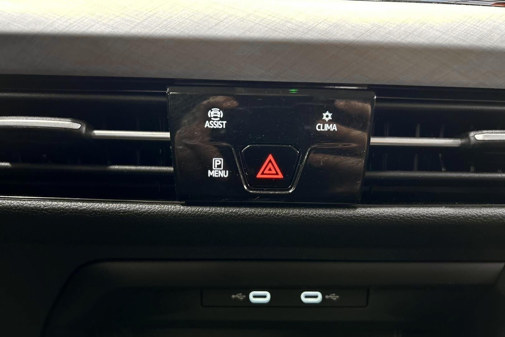 Volkswagen Golf iso kuva 33