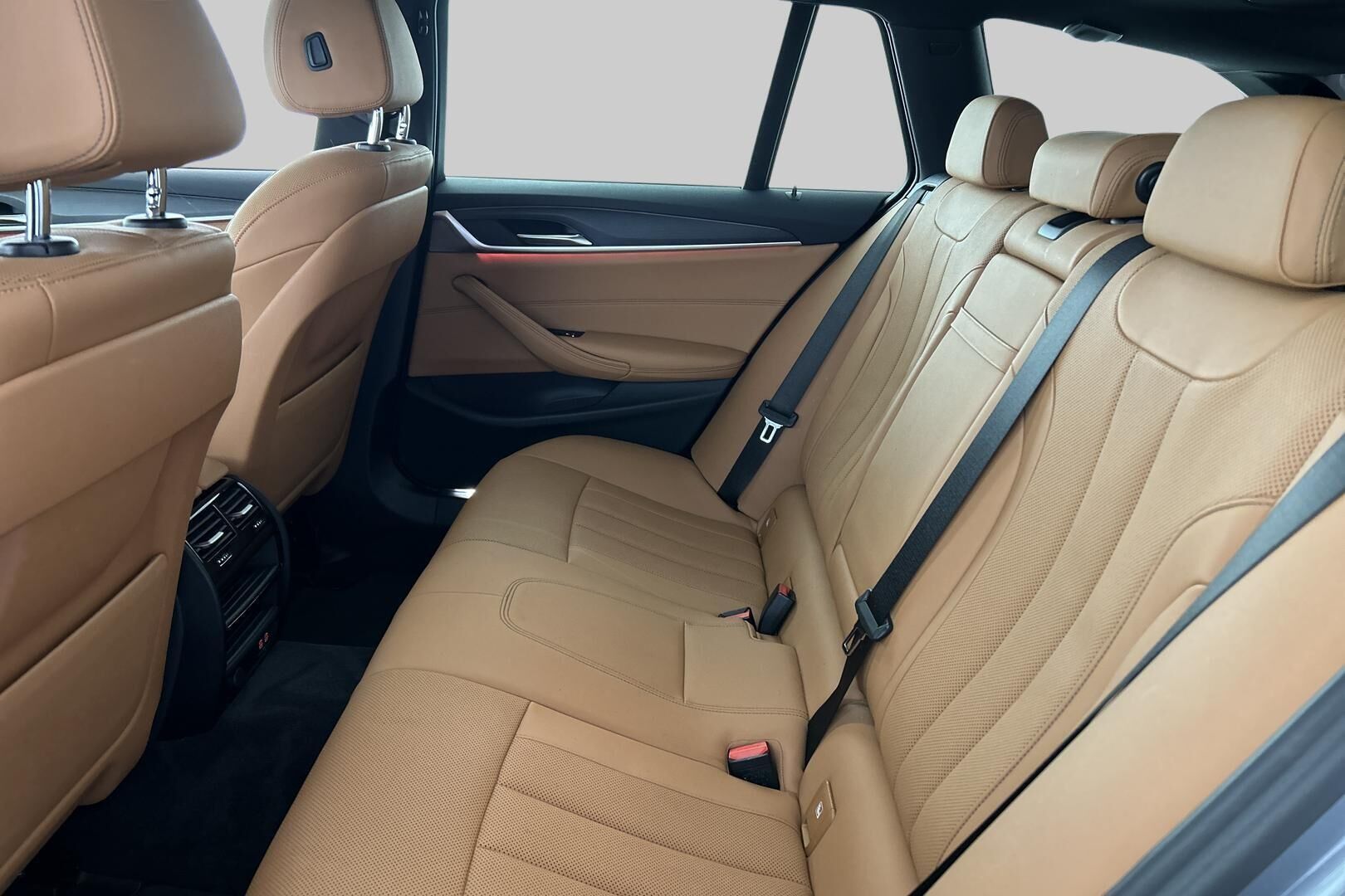 BMW 5-SARJA iso kuva 10
