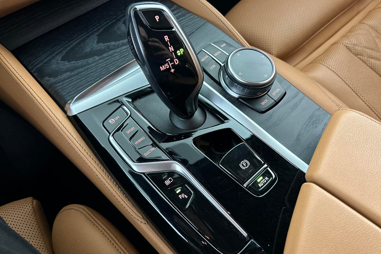 BMW 5-SARJA iso kuva 32