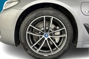 BMW 5-SARJA esikatselu 35