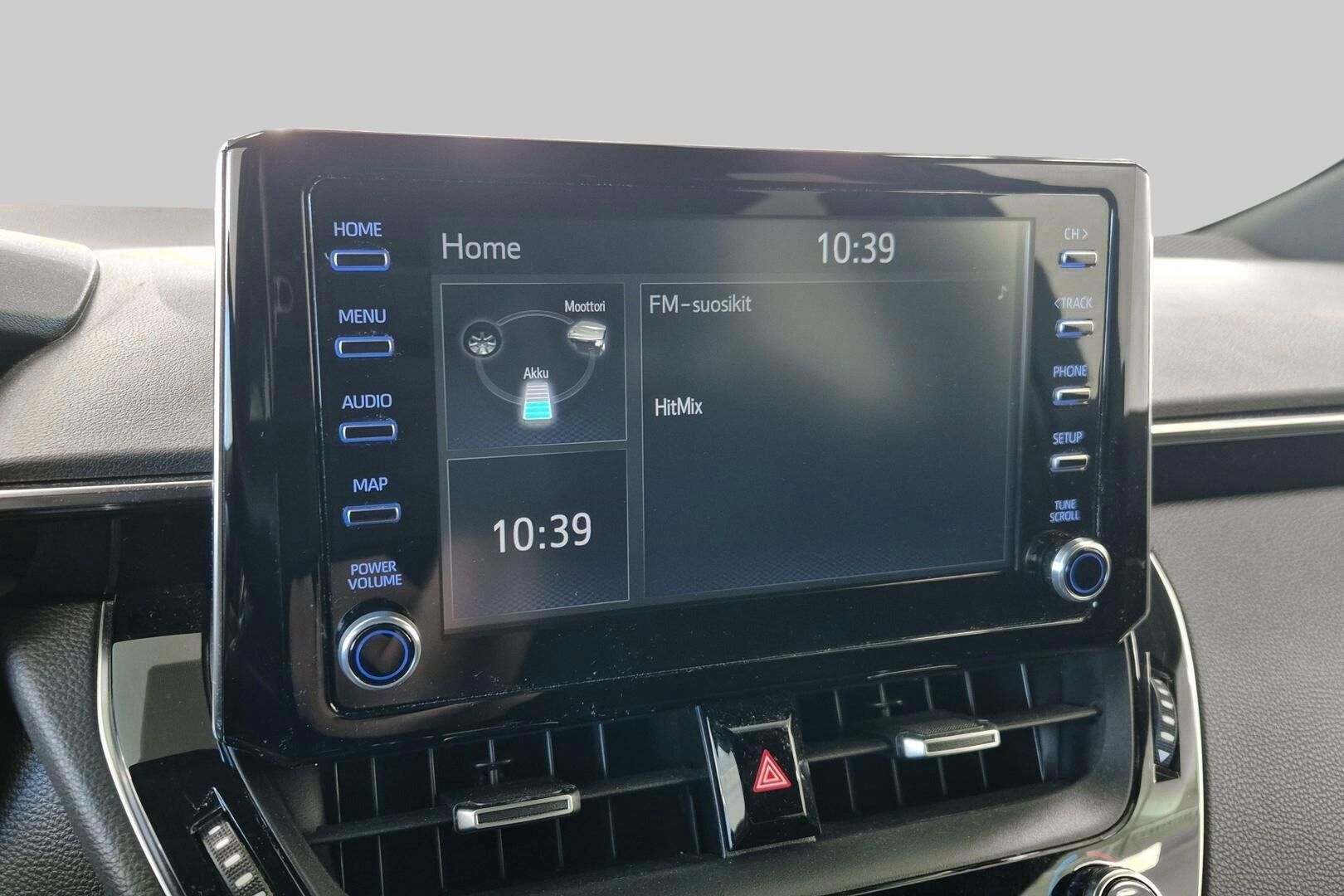 Suzuki Swace iso kuva 10