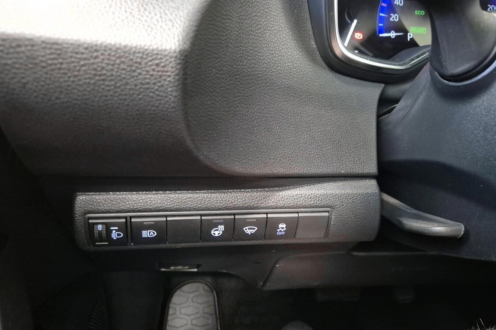 Suzuki Swace iso kuva 24